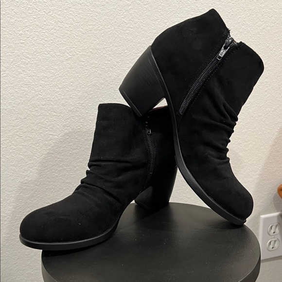 boc Black Ankle Boots - Picture 1 of 7